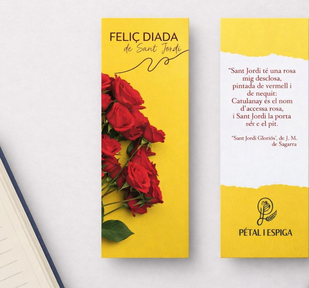 Disseny de punt de llibre groc amb anvers floral i revers amb poema.